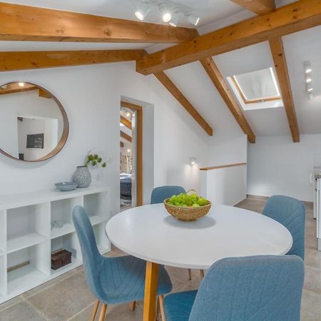 Apartments Agata Novigrad Istria Eksteriør bilde