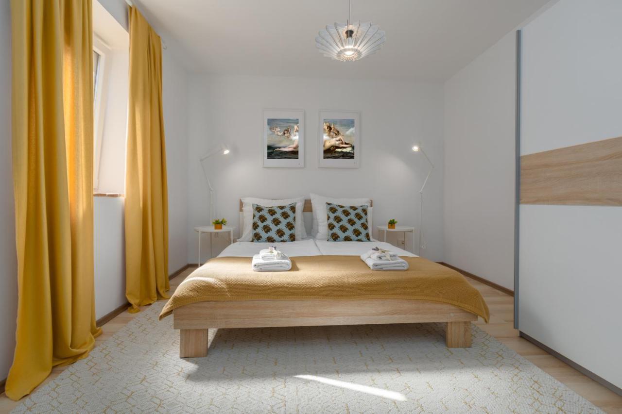 Apartments Agata Novigrad Istria Eksteriør bilde