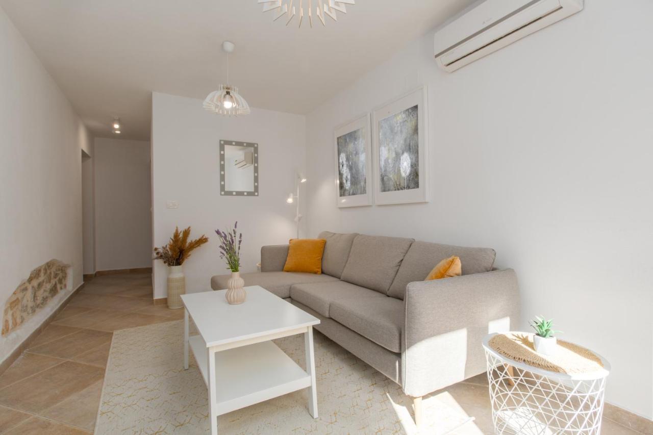 Apartments Agata Novigrad Istria Eksteriør bilde