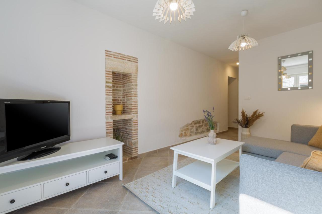 Apartments Agata Novigrad Istria Eksteriør bilde