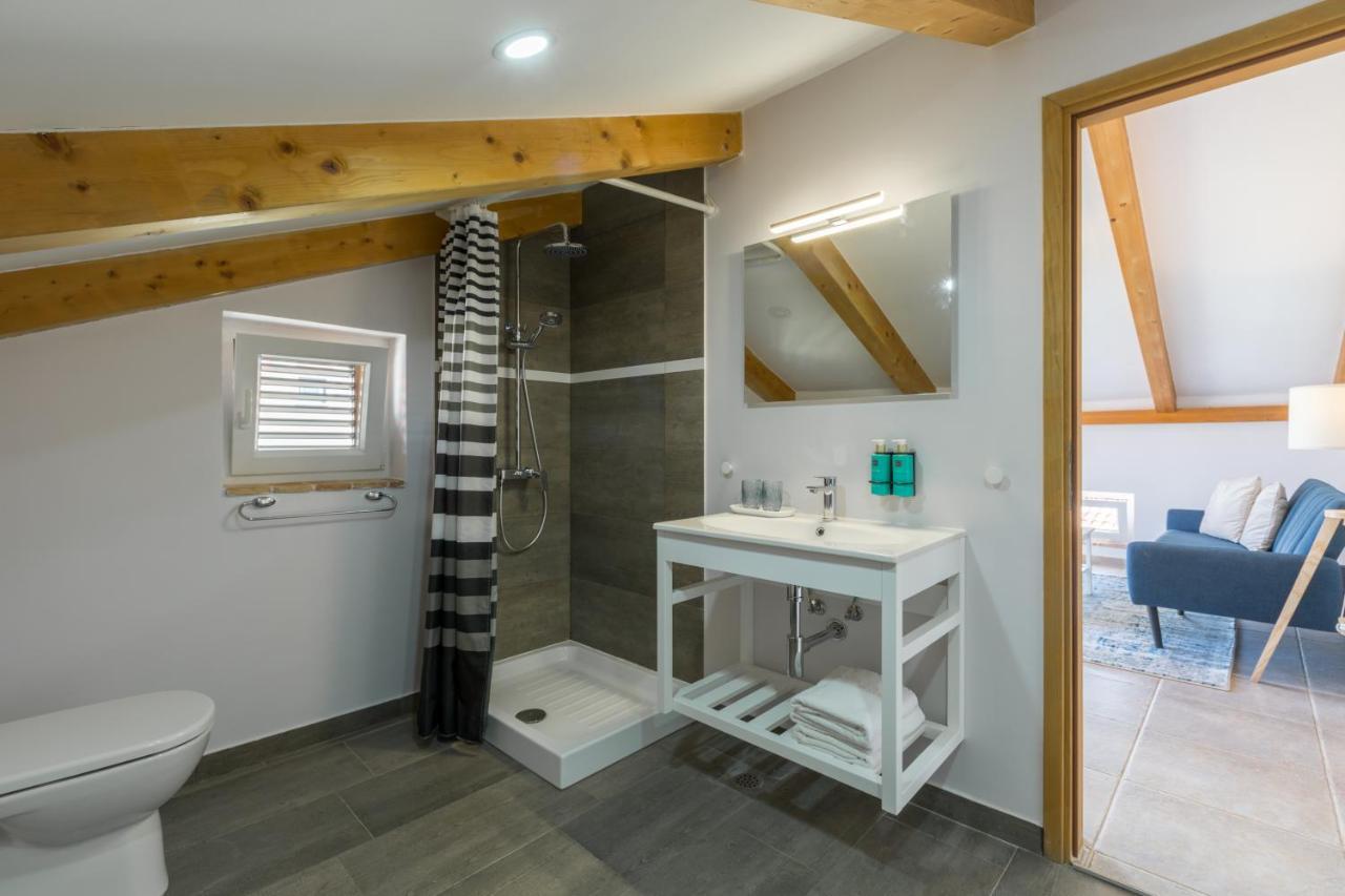 Apartments Agata Novigrad Istria Eksteriør bilde