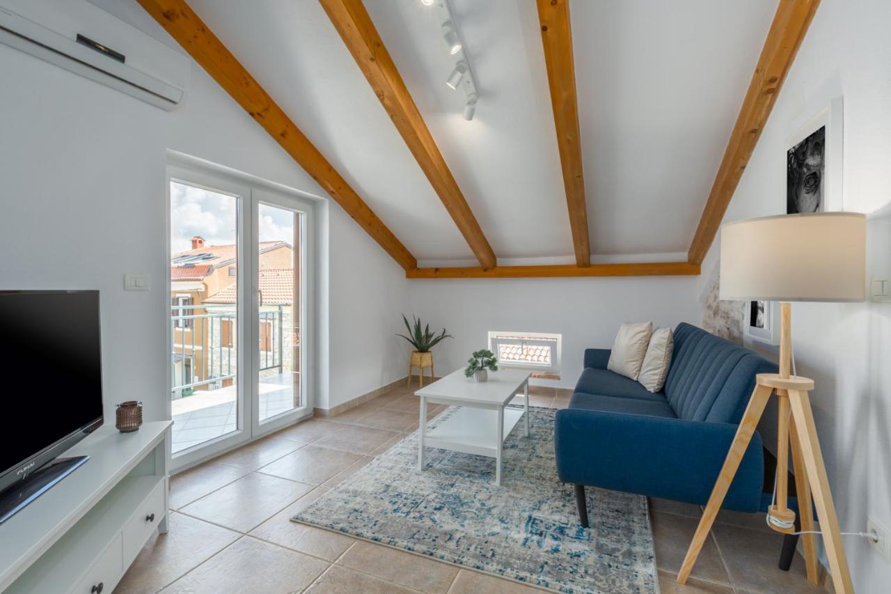 Apartments Agata Novigrad Istria Eksteriør bilde