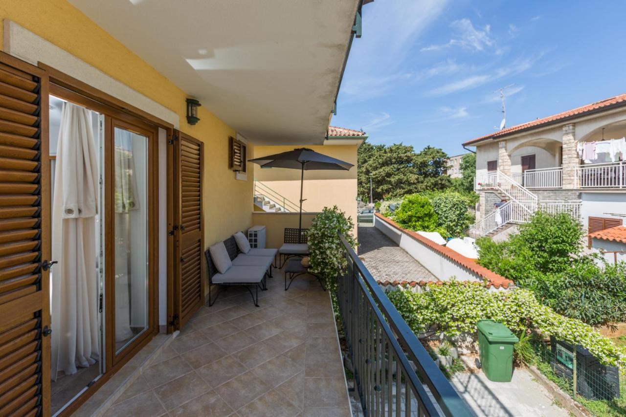 Apartments Agata Novigrad Istria Eksteriør bilde