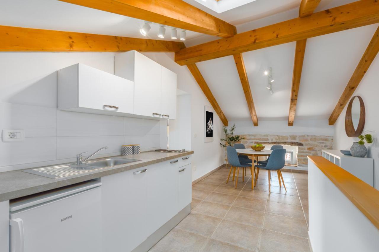 Apartments Agata Novigrad Istria Eksteriør bilde