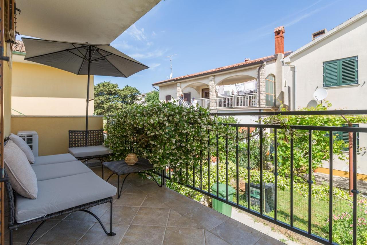 Apartments Agata Novigrad Istria Eksteriør bilde