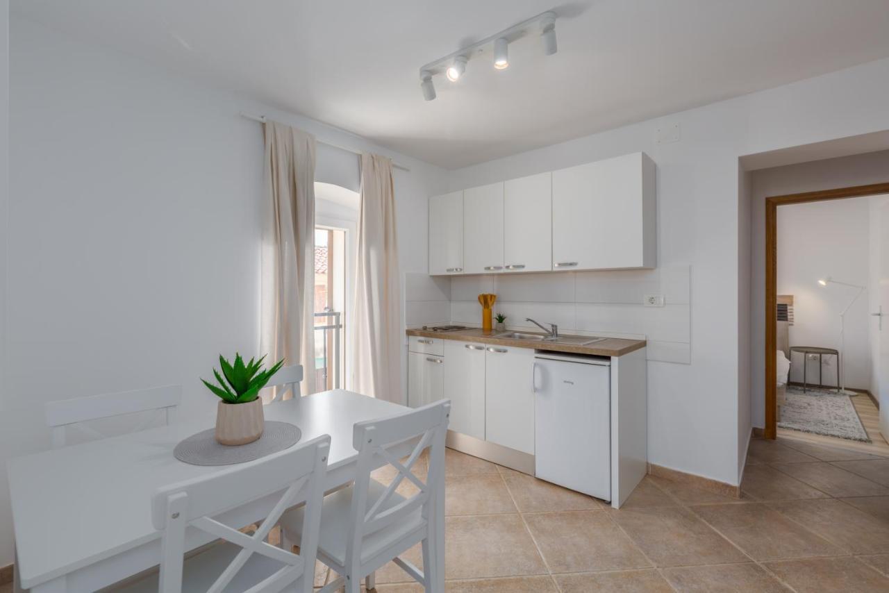 Apartments Agata Novigrad Istria Eksteriør bilde