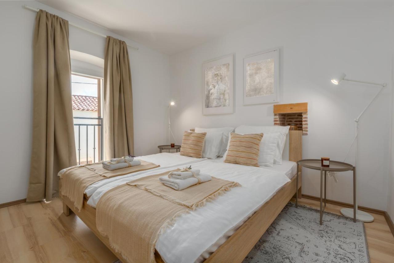 Apartments Agata Novigrad Istria Eksteriør bilde